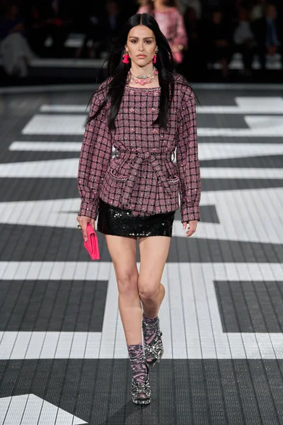 Look 49